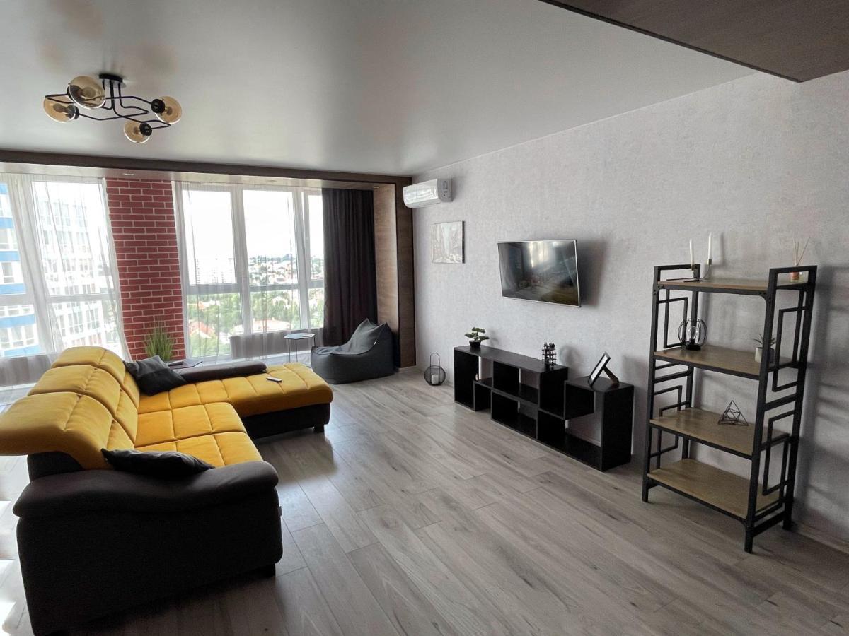 Room1402 Odessa Dış mekan fotoğraf