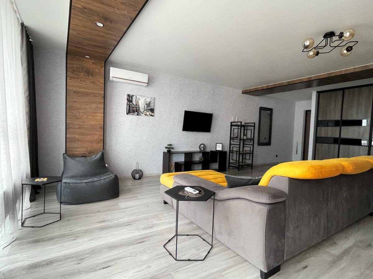 Room1402 Odessa Dış mekan fotoğraf