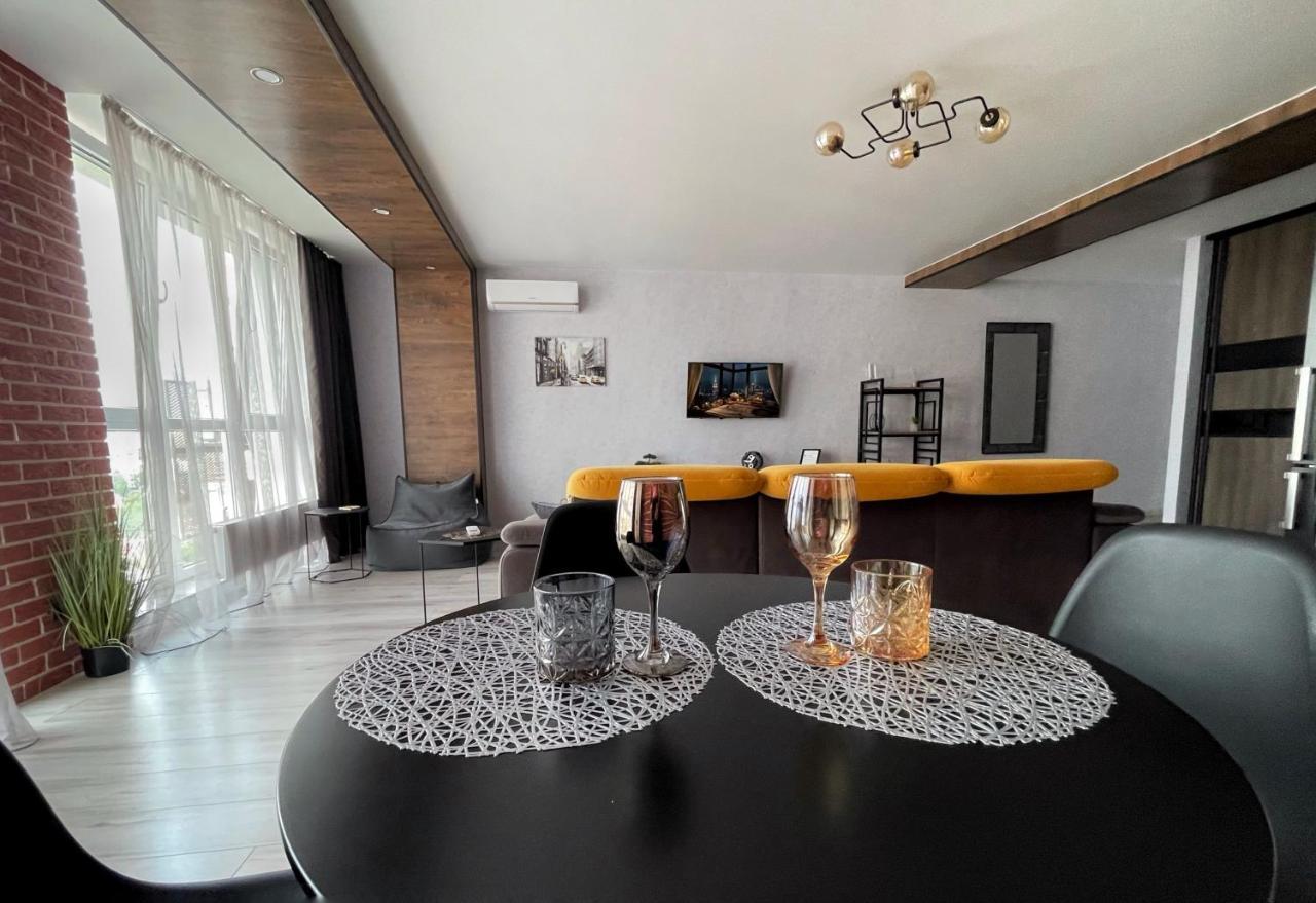 Room1402 Odessa Dış mekan fotoğraf
